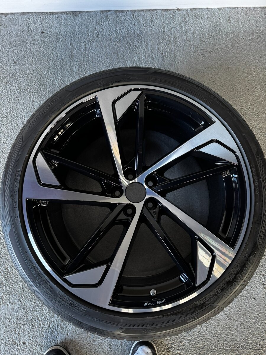 Hankook Ventus S1 EVO3, 285/35 ZR22, 4x letné 5x112 - 5
