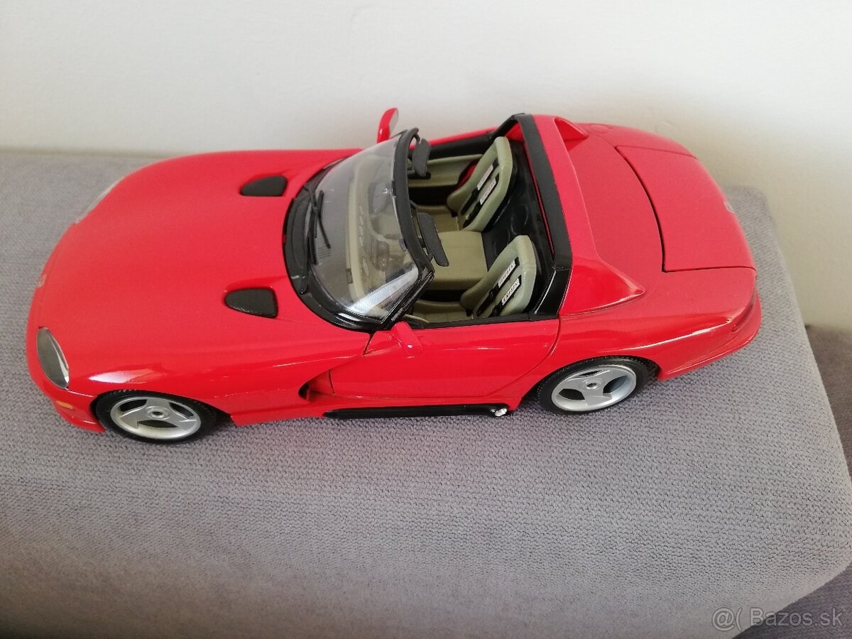 1:18 DODGE Viper Bburago , cervena - 5