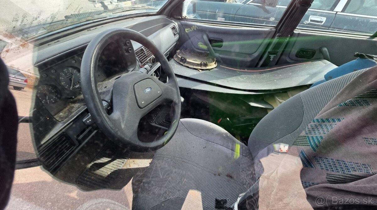 Ford Escort 1.3 rok 1986 - 5