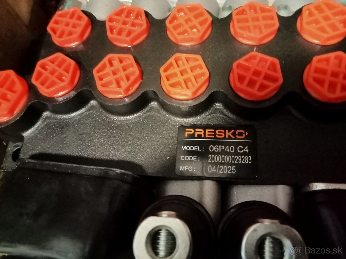 6 sekciovy hydraulický rozvádzač - 5