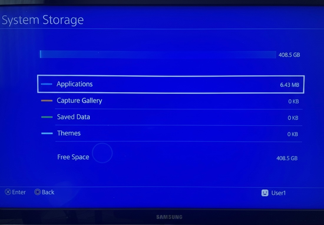 Predám PlayStation 4 + 2x ovládač + 7 hier - 5