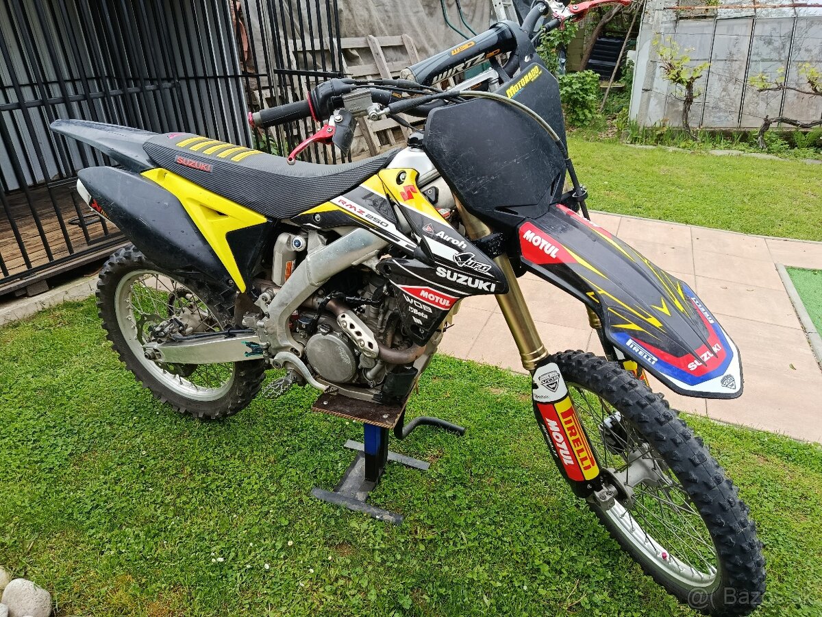 Suzuki rmz 250