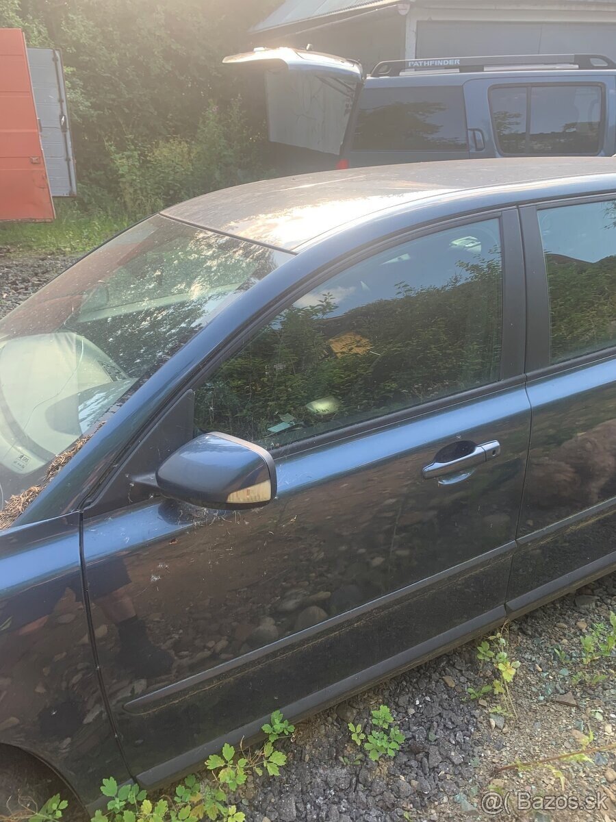 Rozpredám vozidlo Volvo V50 1.6D diesel - 5