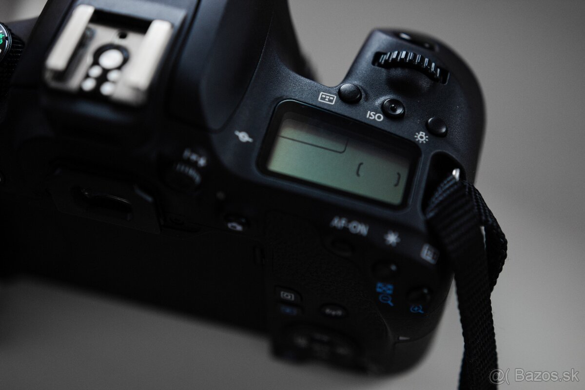 Canon eos 77D - 5