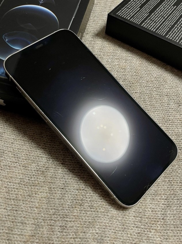 Apple iPhone 12 Pro Silver - 512GB - 5