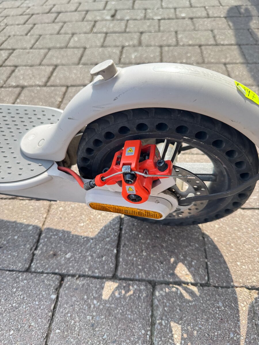 Elektrická kolobežka Xiomi 3 - 5