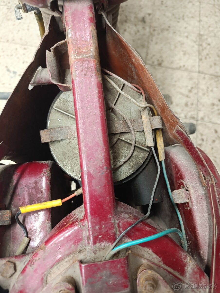 Jawa 250/590 šport - 5