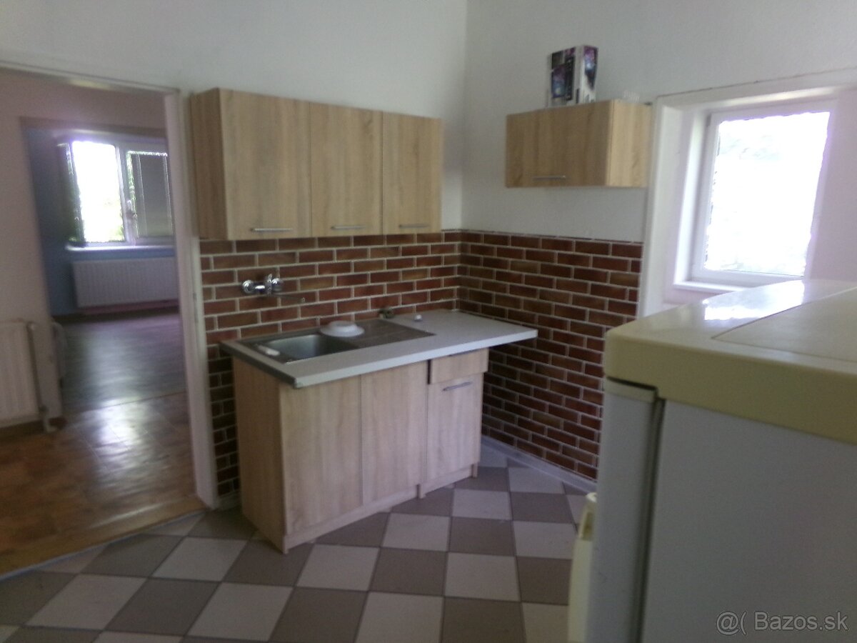 Rodinný dom blízko centra v Zlatých Moravciach - 5