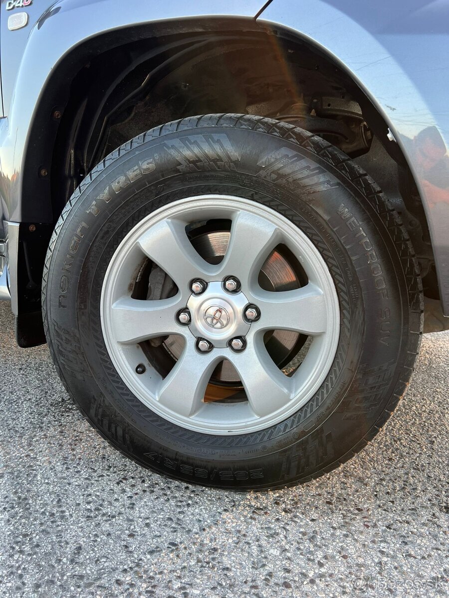 Predam Toyotu Land Cruiser 120 D-4D