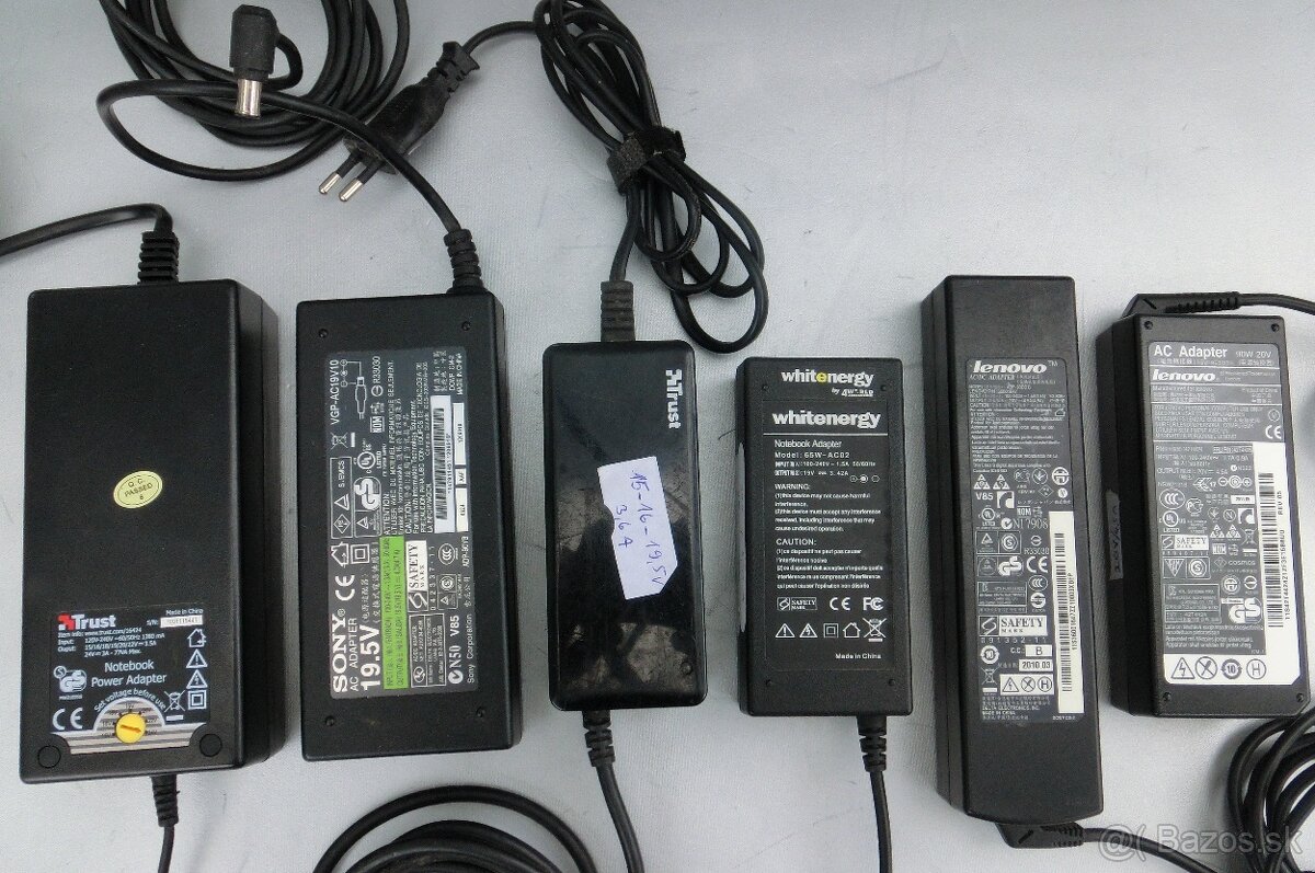 Adaptéry a zdroje . - 5