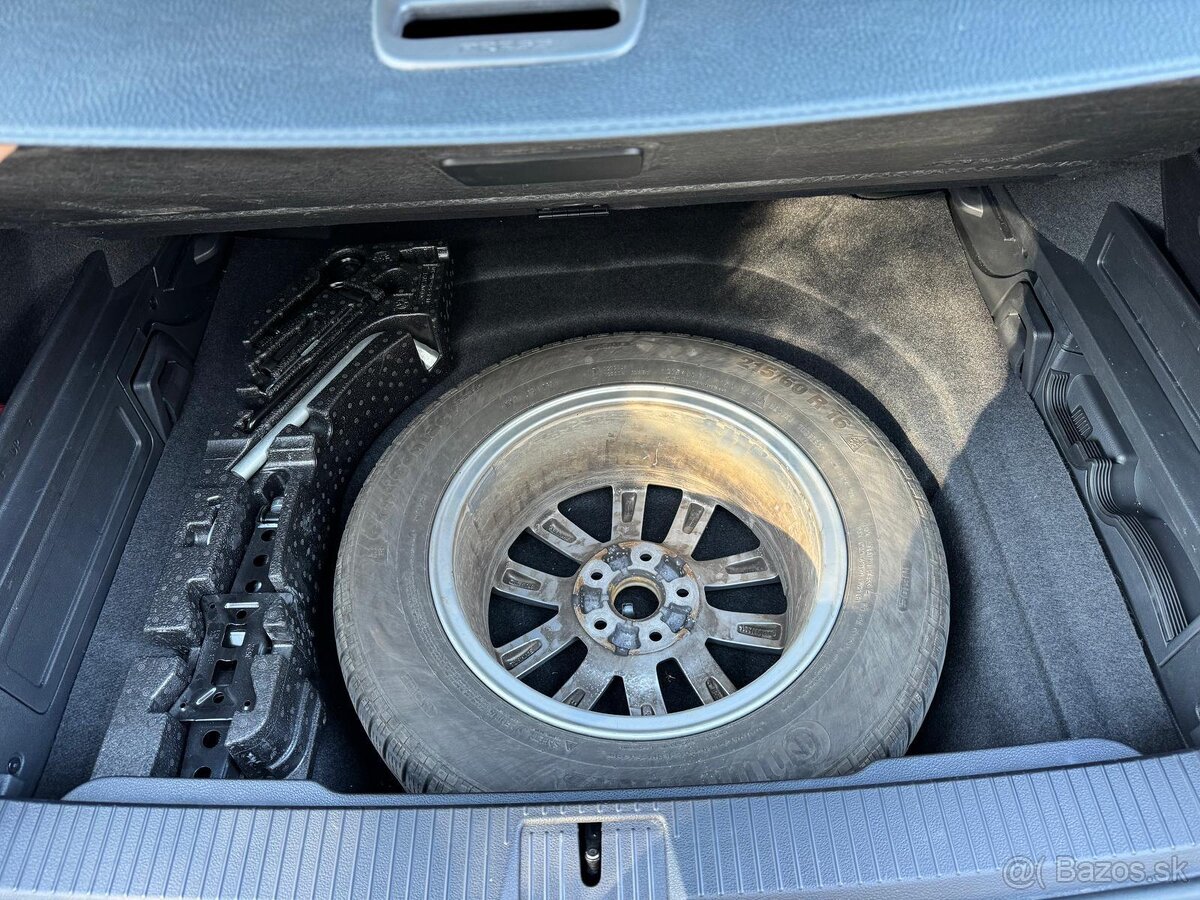 Volkswagen Passat Variant 2.0 TDI EVO Elegance DSG - 5