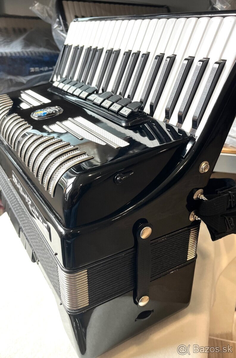 Predám akordeón Weltmeister Elegance- Caprice 120 basový - V - 5