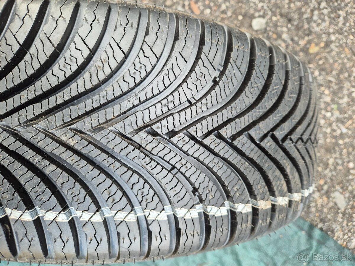 Nepoužitá zimní kola r17 Vw Golf Michelin - 5