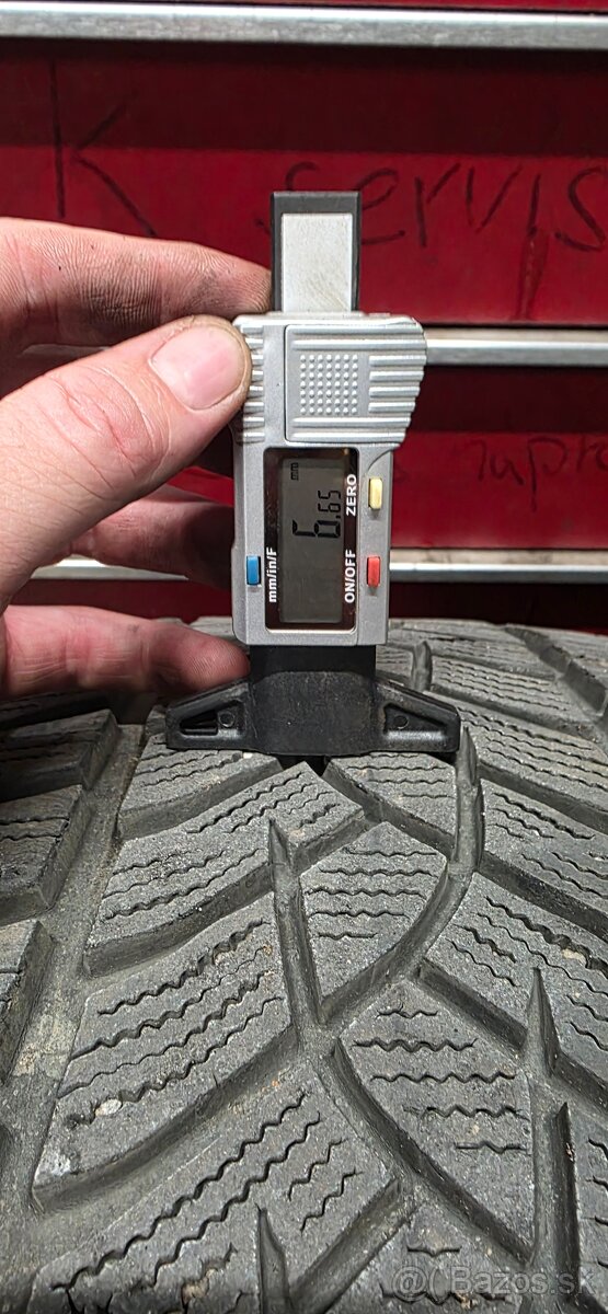 235/40 r19 Goodyear zimné - 5