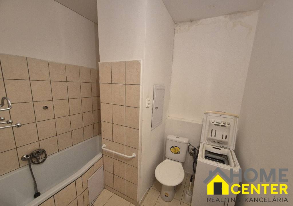 PREDAJ : GARSÓNKA S BALKÓNOM NA VII. SÍDLISKU, KOMÁRNO - 5