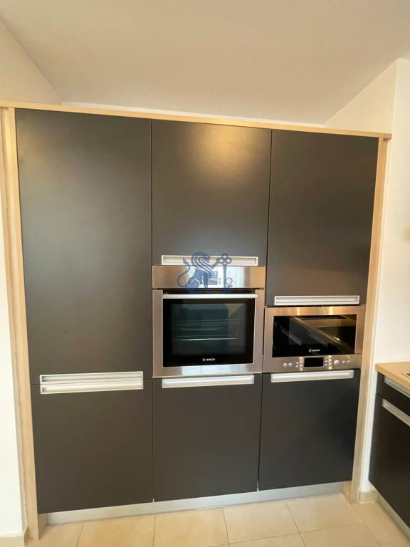 Na prenájom veľký 2- izb. byt na začiatku Koliby s terasou a - 5