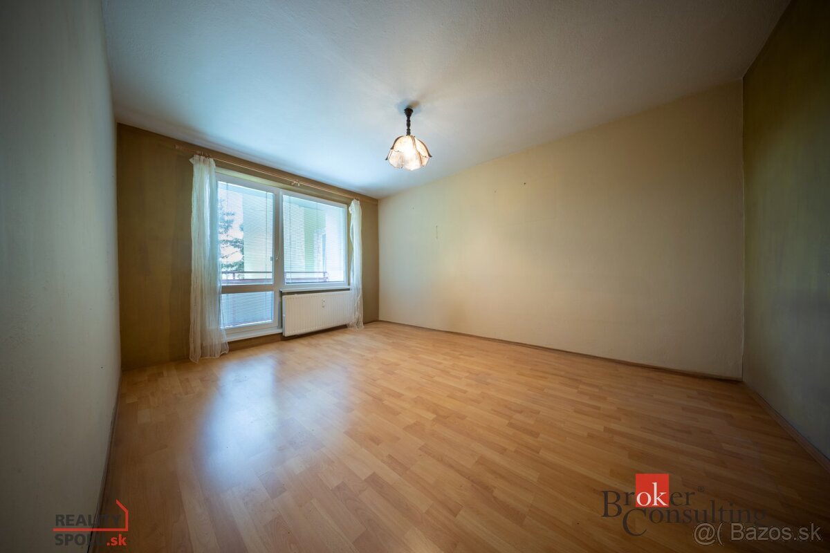 Na predaj 3 izbový byt s loggiou - 5