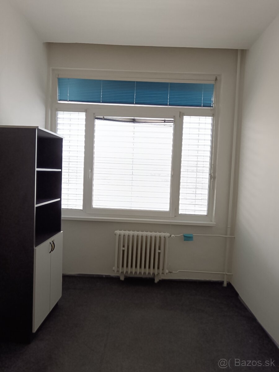 NEPREMEŠKAJTE NAJLACNEJŠIE KANCELÁRII V CENTRE KOŚÍC - - 5