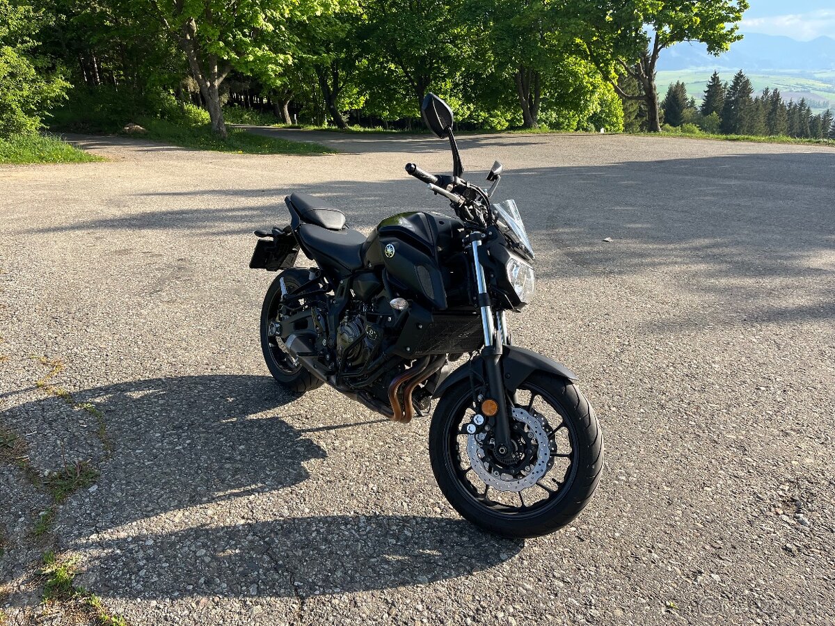 Yamaha MT 07 - 5