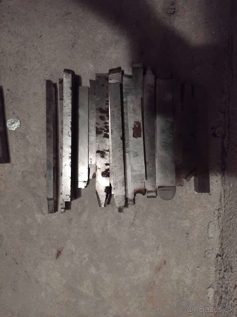 Predám sustružnicke nože a naradie na sústruh - 5