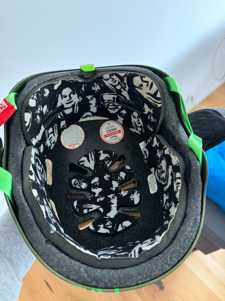 Bunda, prilba, okuliare - 5