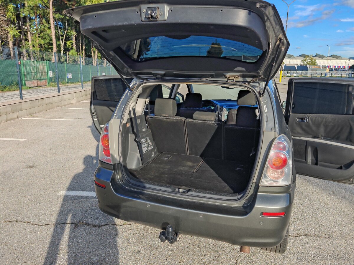 Toyota Corolla Verso - 5