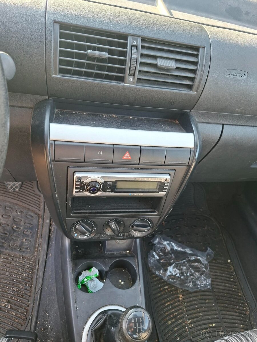 Rozpredám VW Fox 1.2HTP 40kw BMD 2007 - 5