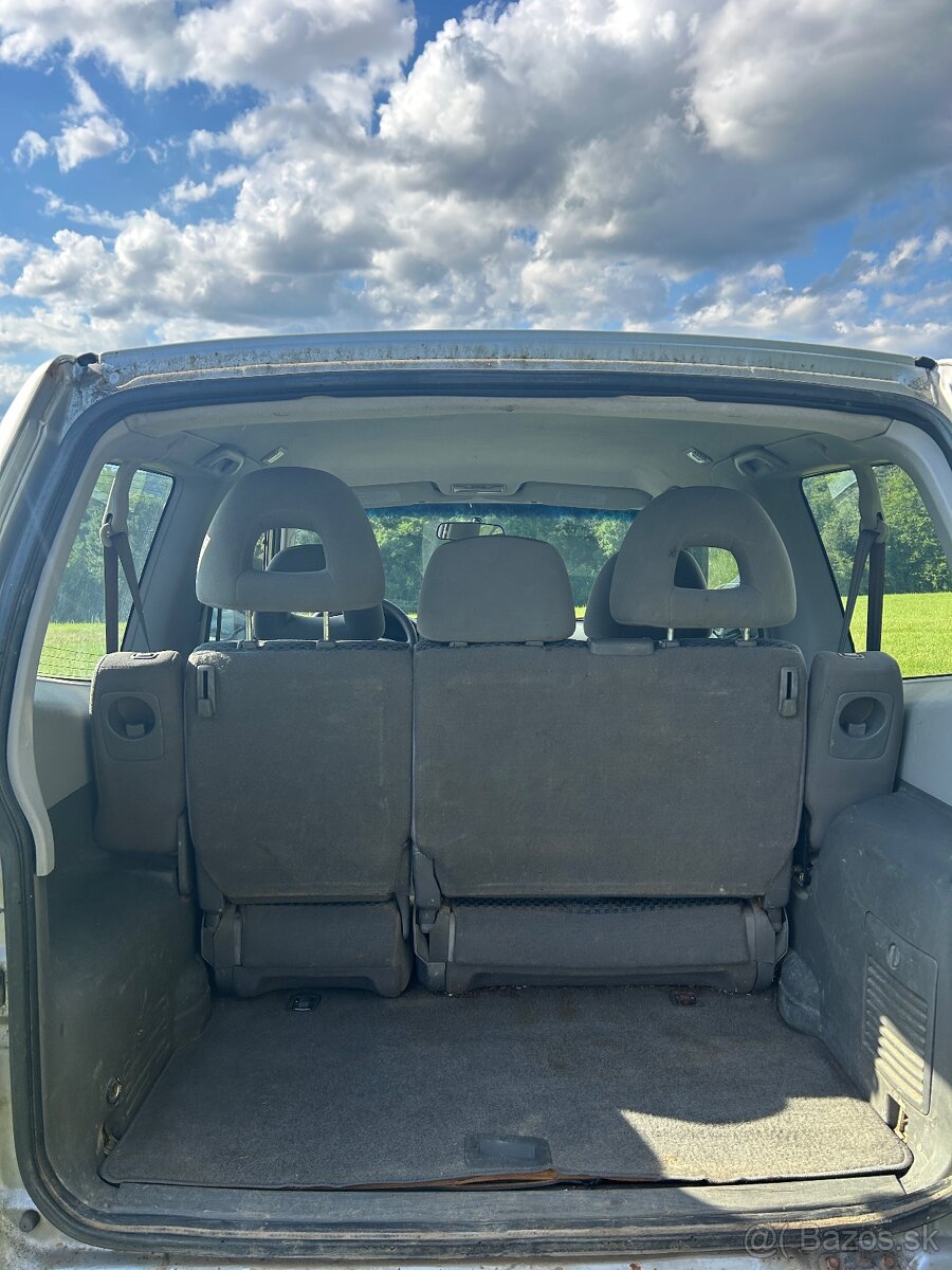 Mitsubishi Pajero 2,5 - 5