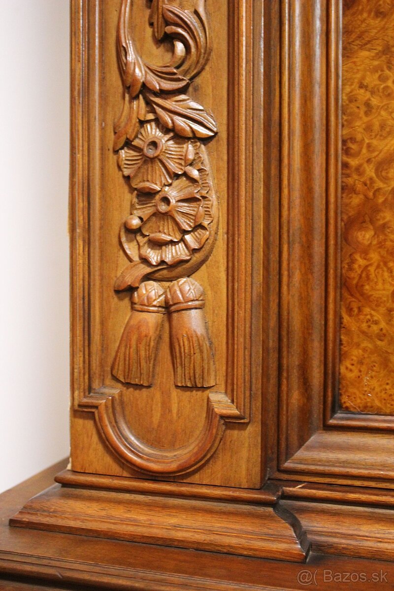 Starožitná neorenesanční knihovna na lvích tlapách - 5