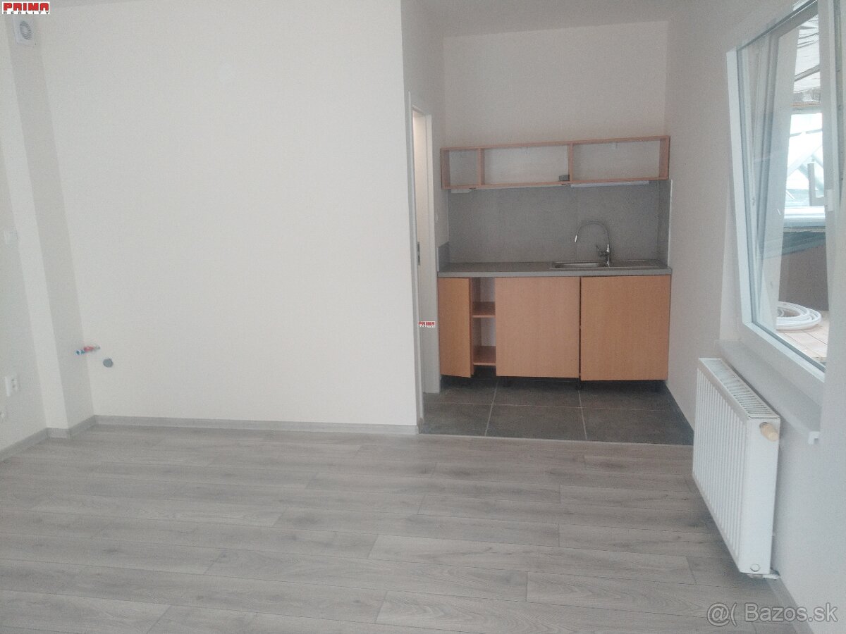 ID 3148 Prenájom: priestor na služby 21 + 34 m2 centrum, Ná - 5