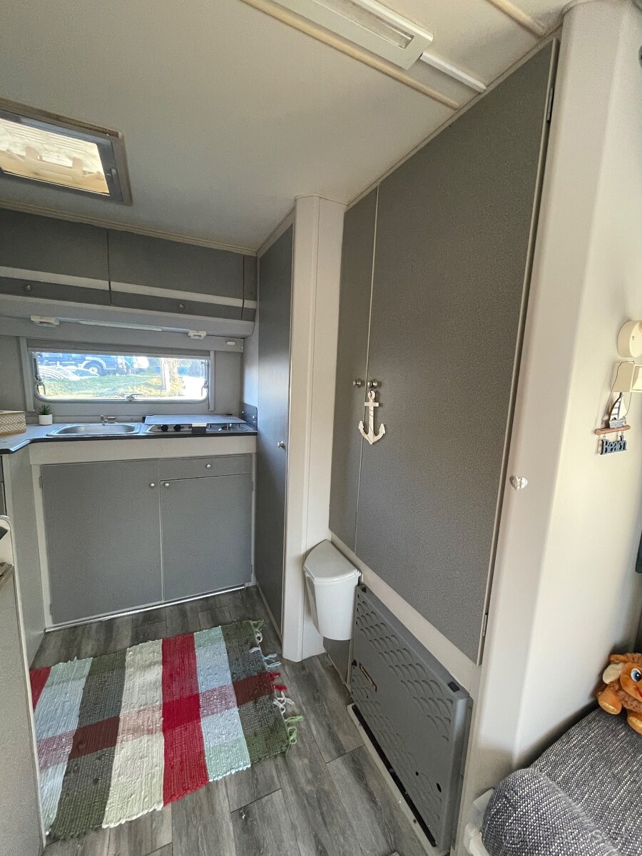 Predám zrekonštrovaný obytný príves - 5