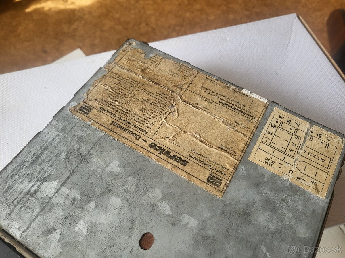 Retro autorádio GRUNDIG - 5