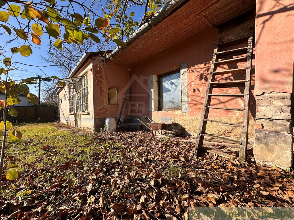 Starý sedliacky dom na veľkom pozemku – vhodné na výstavbu - 5