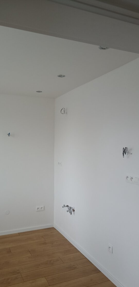 Na predaj kompletne obnovený 2 izbový byt v Nových Zámkoch - 5