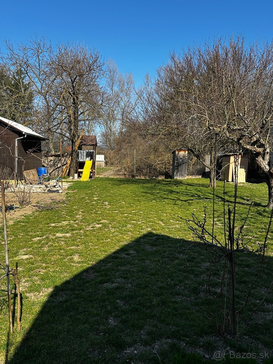 Záhrada s chatkou - 5