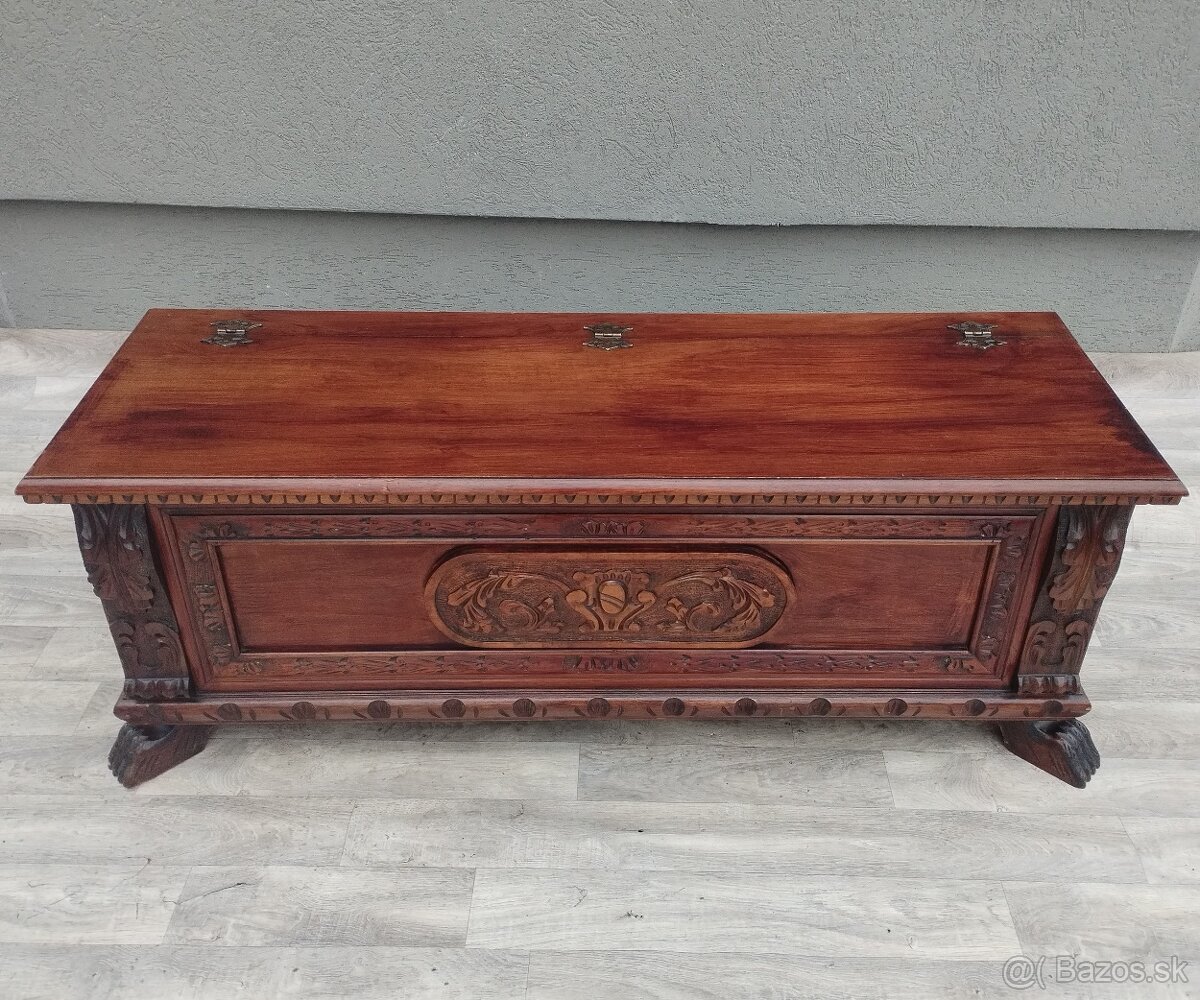 Truhlica vyrezávaná. - 5