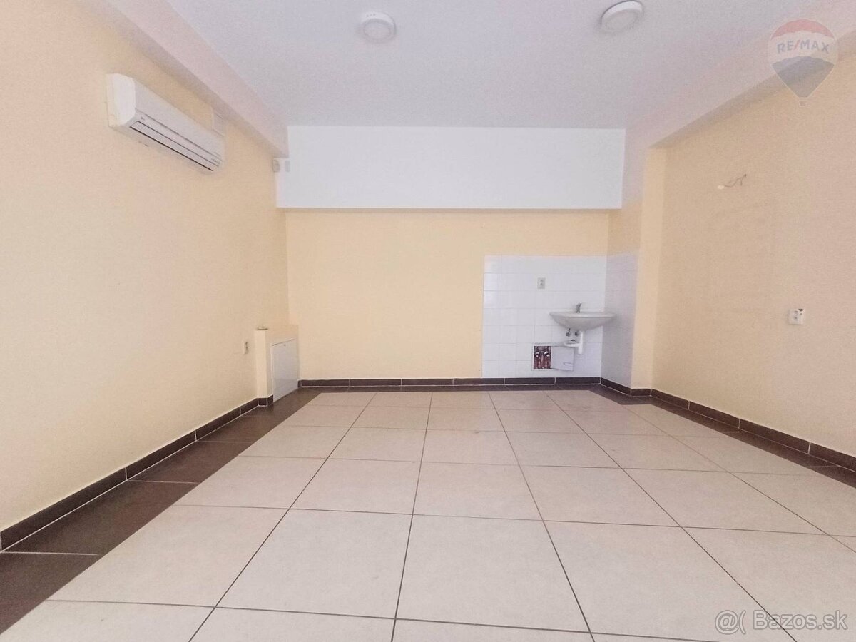 PRENÁJOM: obchodný priestor 20 m2, Obchodná ulica - 5