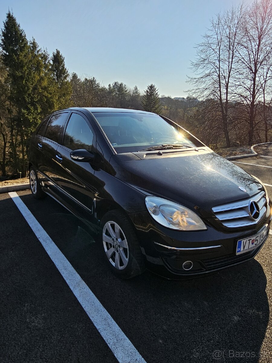 Mercedes Benz B150 - 5