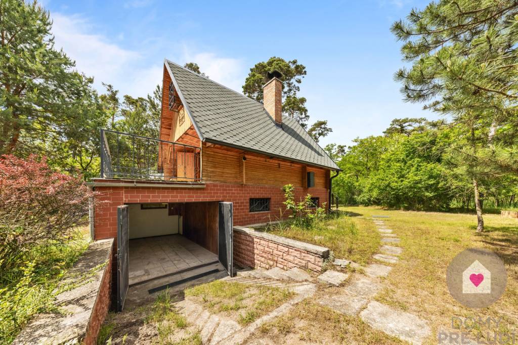 LÁB - PIESKOVŇA - 3 podlažná chata 2 min chôdze od jazera - 5