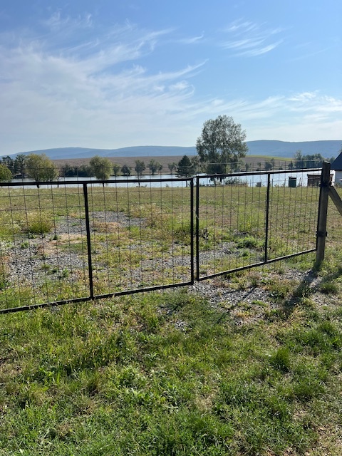 Prenájom nádherný pozemok pri priehrade, Kozárovce - 5