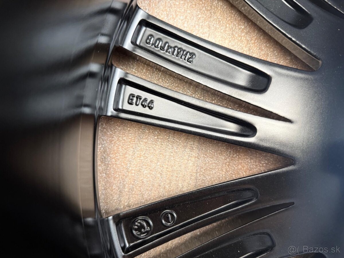 Originál zimní kolesa R19 Škoda Superb Cannopus - 5