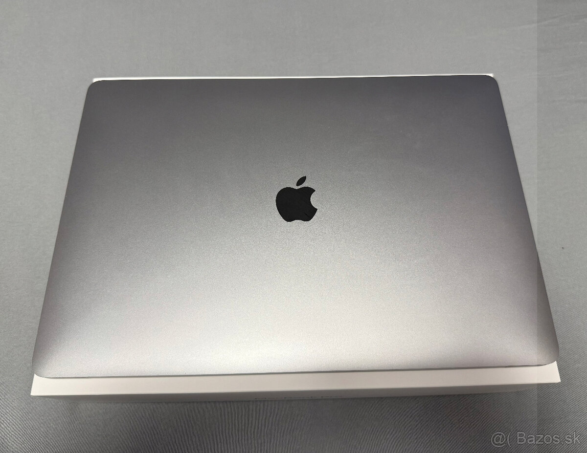 MacBook Pro 15" 2019 - i7, 16GB, 256GB (Space Grey) - 5