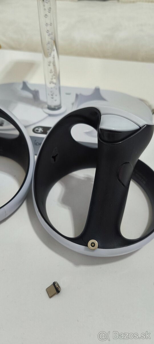 PSVR2 nabijaci stojan magnetický - 5