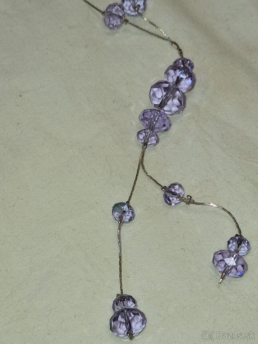 KRÁSNY NÁHRDELNÍK - 5