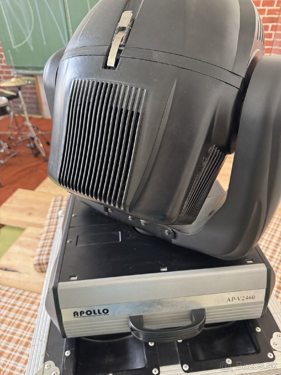 Predám 2x otočnú hlavu Apollo AP-V2460 (SPOT) + 2x rack - 5