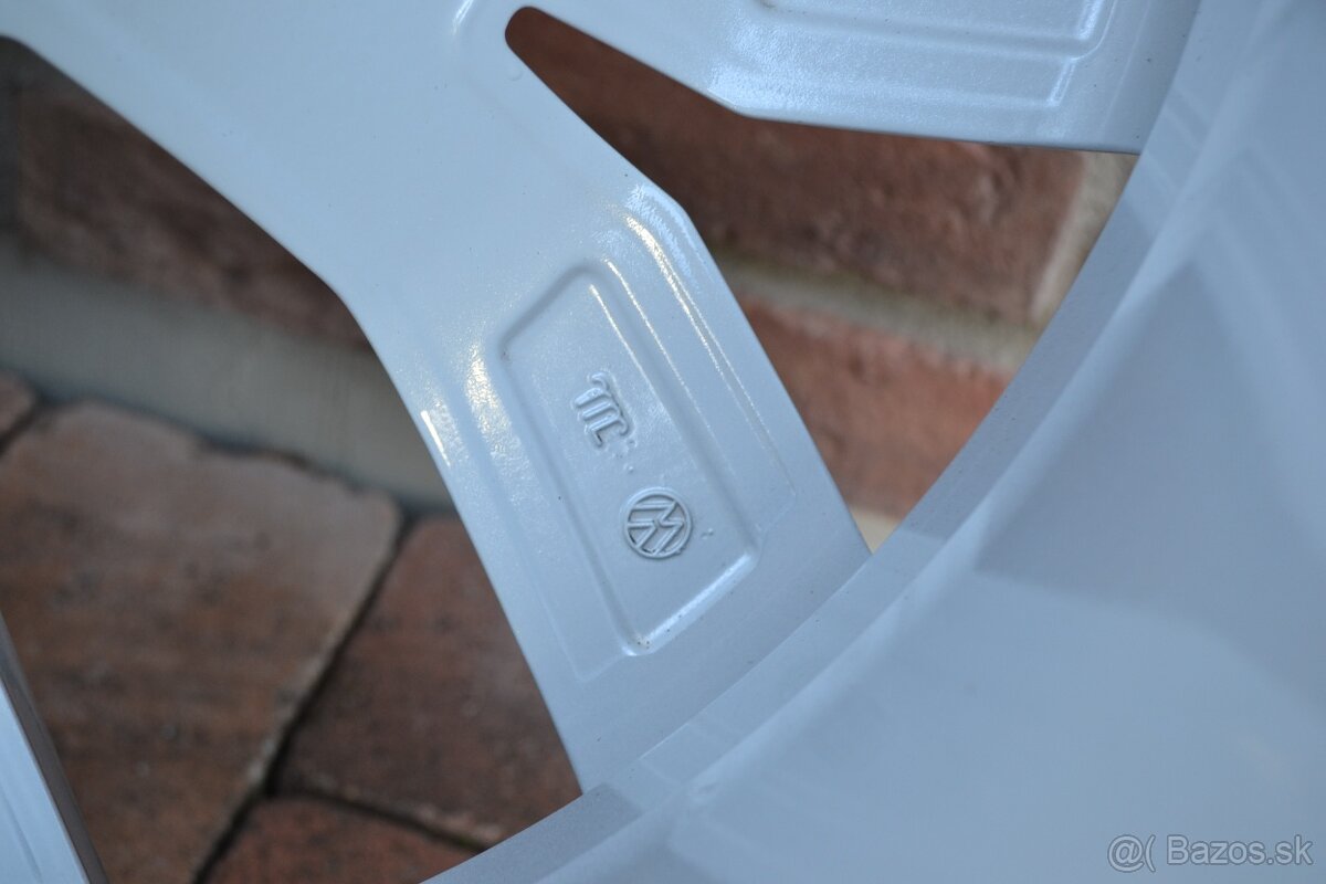 5x112 R20 Zimna sada Org. VW Touareg + 285/45 R20 Pirelli - 5