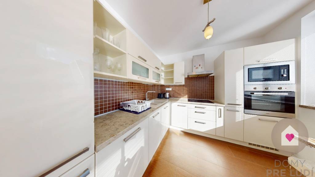 Krásny zariadený 3 izb. byt v centre mesta s parkovaním, BA - 5