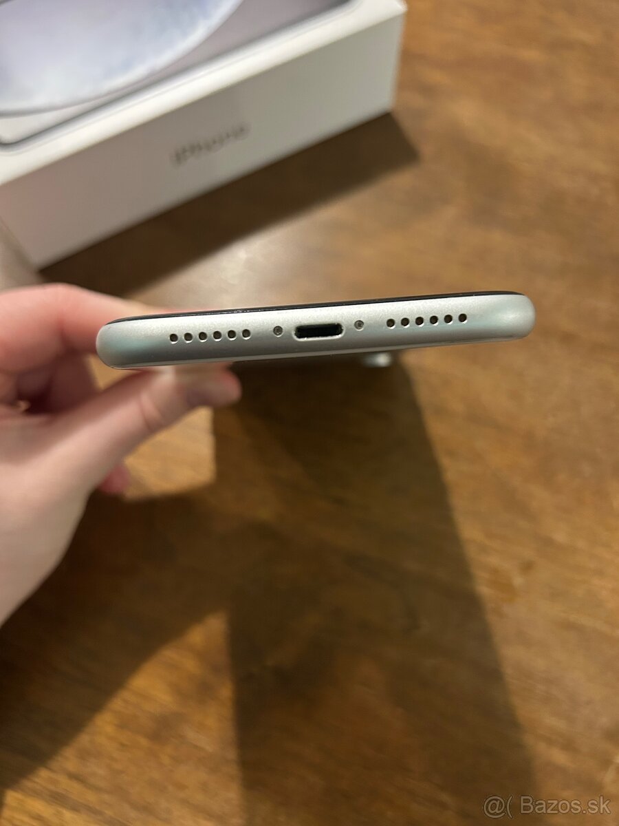 iPhone XR, 64GB, biely - 5