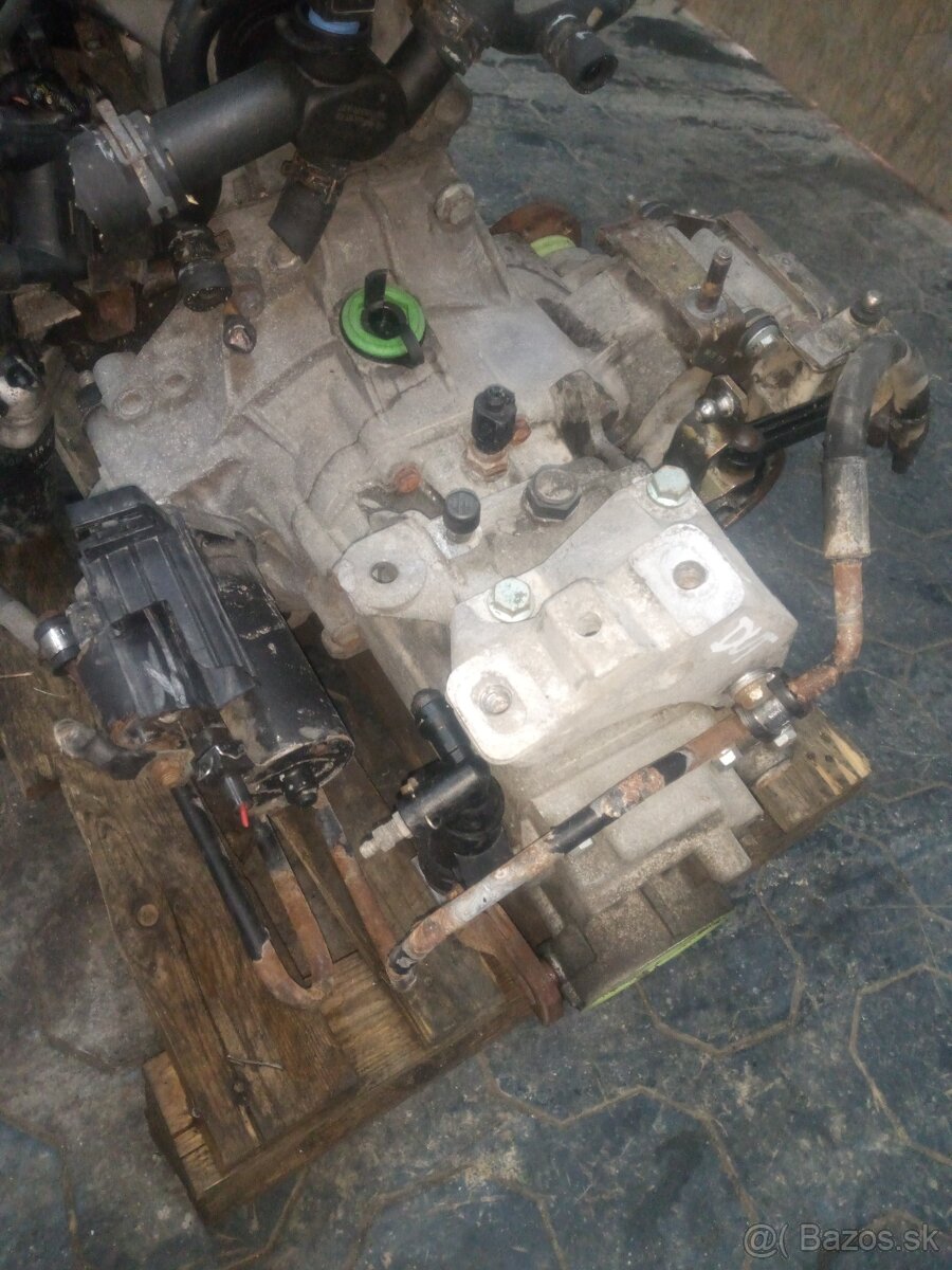 Motor 1.6 benzín 74kw Škoda Octavia 1 AKL - 5