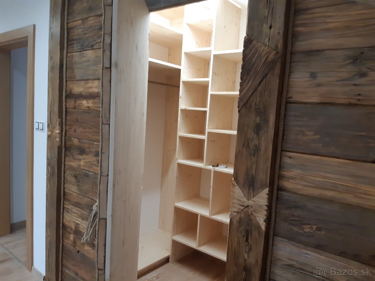 Stavaný šatník - 5
